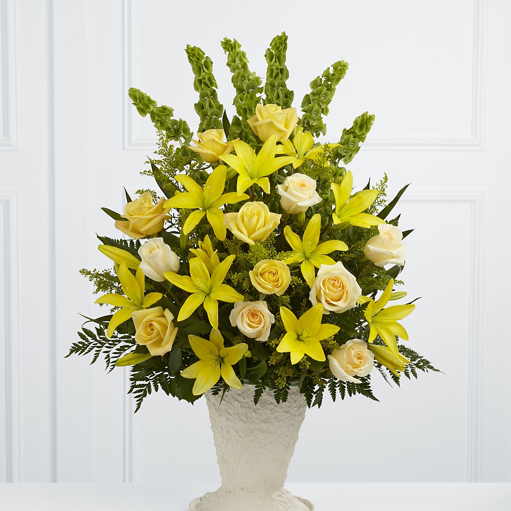 Golden Memories Arrangement – Lulus Petals, Farmington NM