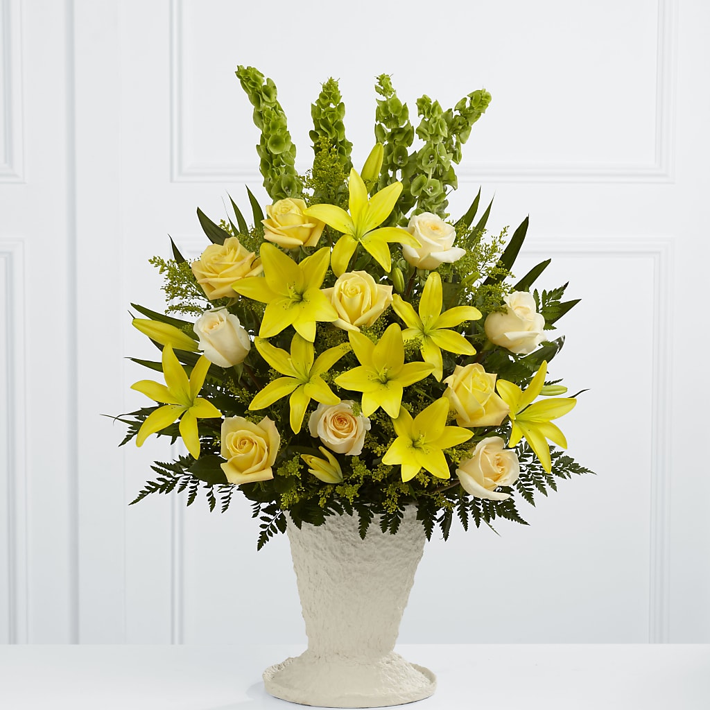 Golden Memories Arrangement – Lulus Petals, Farmington NM