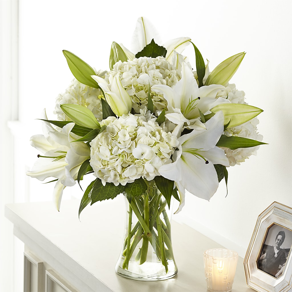 Compassionate Lily Bouquet – Lulus Petals, Farmington NM