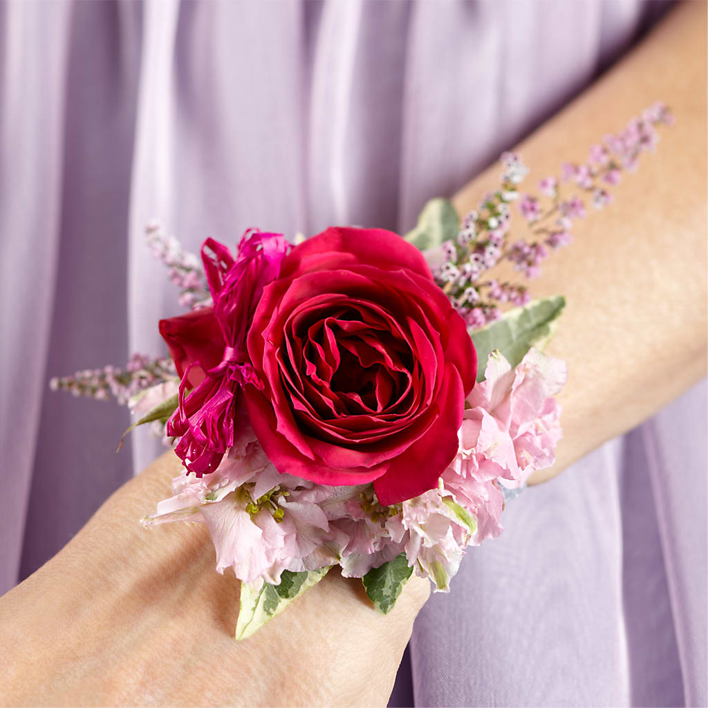 Rose Charm Corsage – Lulus Petals, Farmington NM
