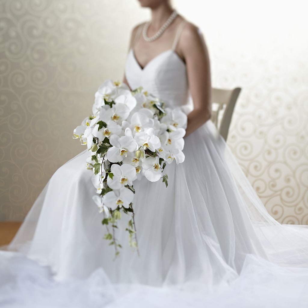 Classic White Bouquet – Lulus Petals, Farmington NM