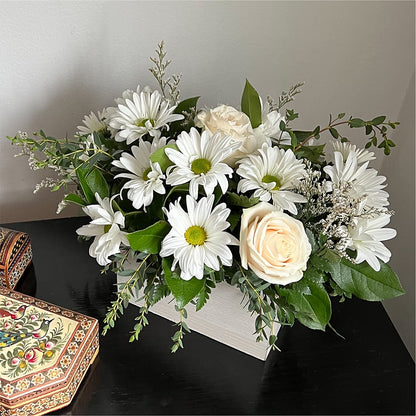 Fresh Linen Box Bouquet –  Lulus Petals, Farmington NM