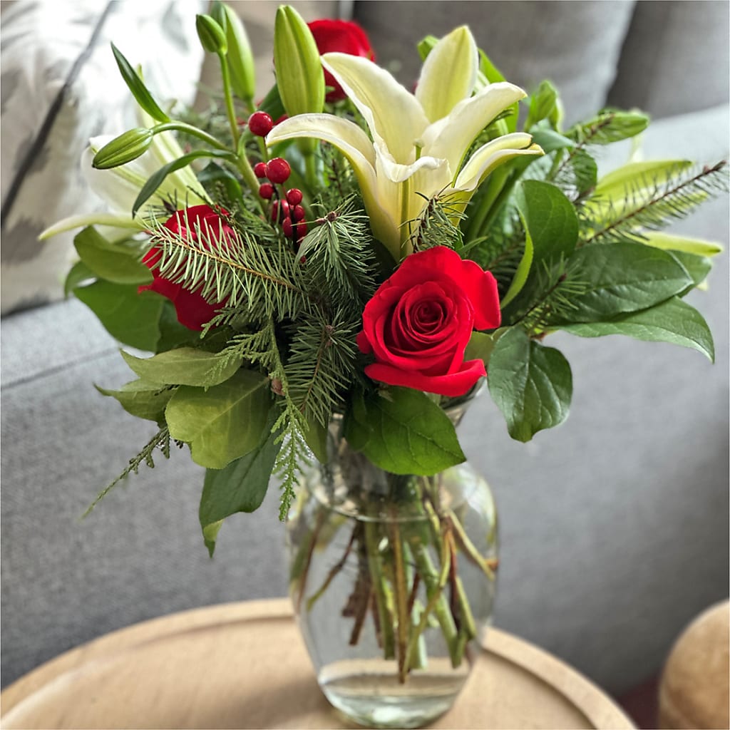 Sparkling Snowflakes Bouquet –  Lulus Petals, Farmington NM