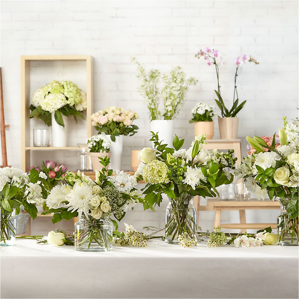 Classic Ivory – A Florist Original –  Lulus Petals, Farmington NM