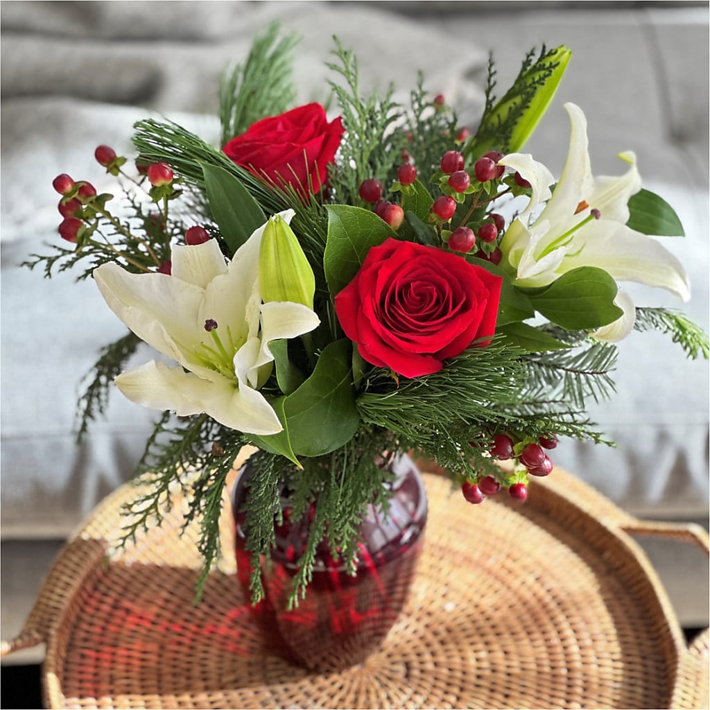 Evergreen Delight Bouquet –  Lulus Petals, Farmington NM