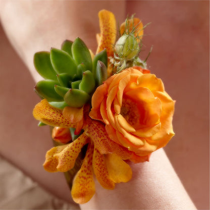 Irresistible Love Wrist Corsage –  Lulus Petals, Farmington NM